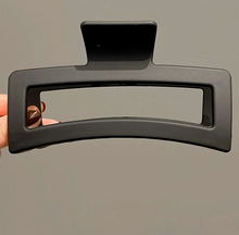 Load image into Gallery viewer, 4 قطع للنساء أسود & أبيض مربع & متقاطع شكل حجم كبير , خفيف الوزن بلاستيك مشبك شعر و قباضة , الموضة & متعدد الجوانب والاستعمالات , أسلوب الحد الأدنى اكسسوارت شعر , مناسب الى الحياة اليومية , الخارجتصميم تصفيفة الشعر , مباراة مع ملابس شعر