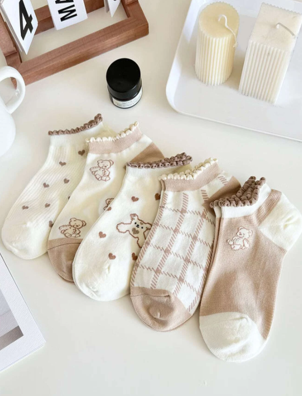 5pairs Women Cartoon Bear & Heart Pattern Cute Invisible Socks For Daily Life