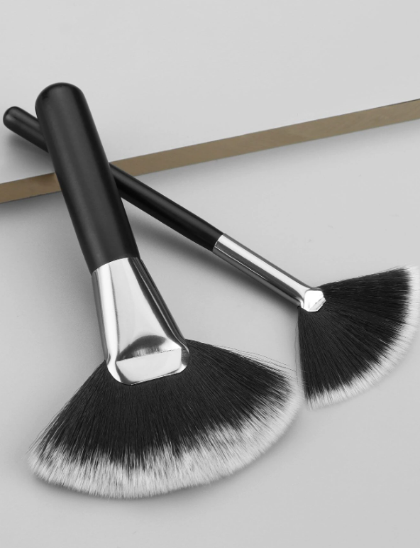 2pcs Fan-shaped Powder Brush & Highlight Brush