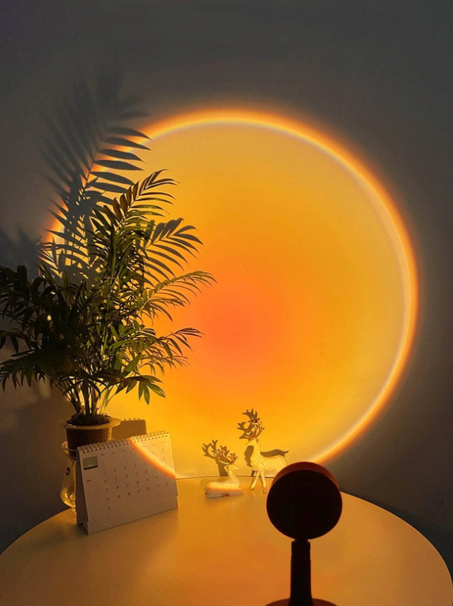 1pc Sunset LED Spotlight, Mini Creative Projection Ambient Light, Romantic Night Light For Bedroom Coffee Store Live Wall Decoration