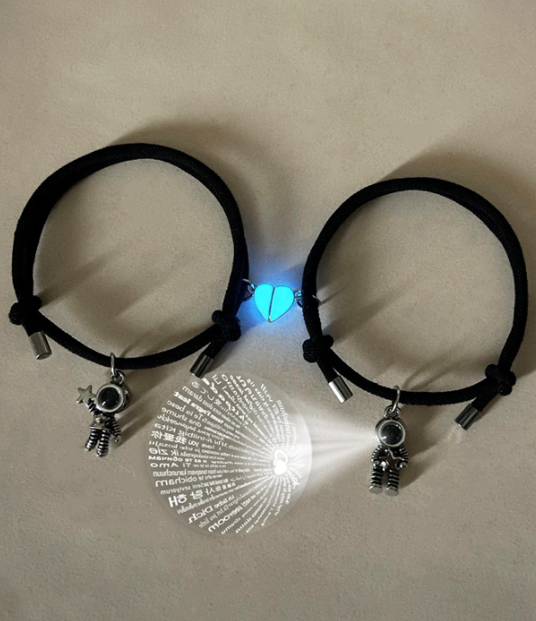 2pcs/set Fashion Astronaut Charm Glow In The Dark Magnetic Heart Decor Bracelet For Couple For Daily Decoration