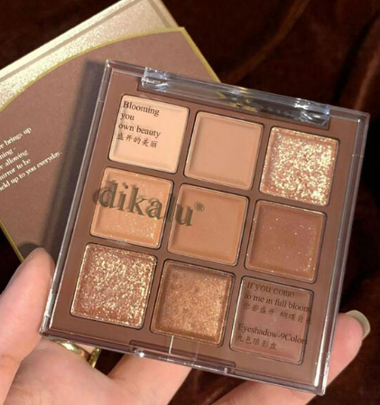 9-Color Eyeshadow Palette, Shimmer & Matte Smudge Proof Eye Shadow Makeup Product For Daily Use