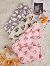 Load image into Gallery viewer, Plus 3pcs Cartoon Graphic Sleep Pants
