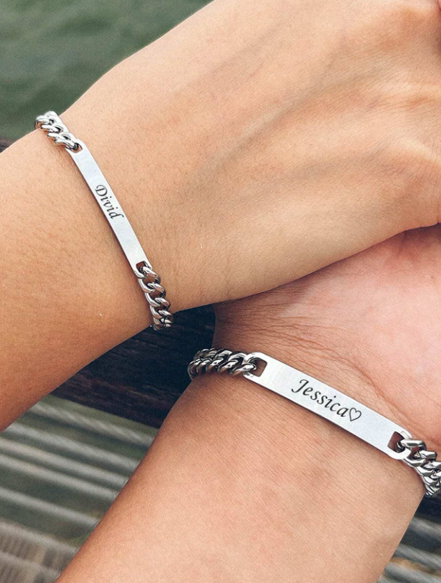 2 Pièces/ensemble Bracelet De Couple Gravé En Métal De Mode Personnalisé Sa Reine/son Roi, Lien Ovale Punk Cadeau D'anniversaire De La Saint-valentin Pour Petite Amie Ou Petit Ami