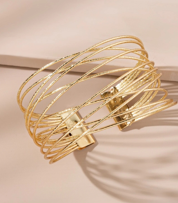1 pièce Bracelet Ouvert Femme À La Mode Multicouche Pur Métallique Décoré Ouvrir