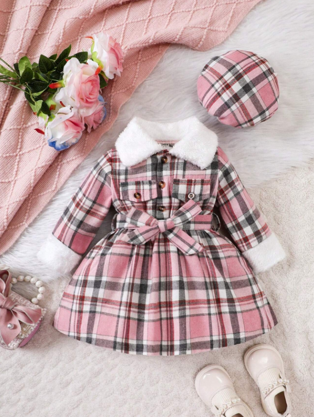 Bébé Fille À Carreaux À Col Sherpa Robe Ceinturée & Chapeau