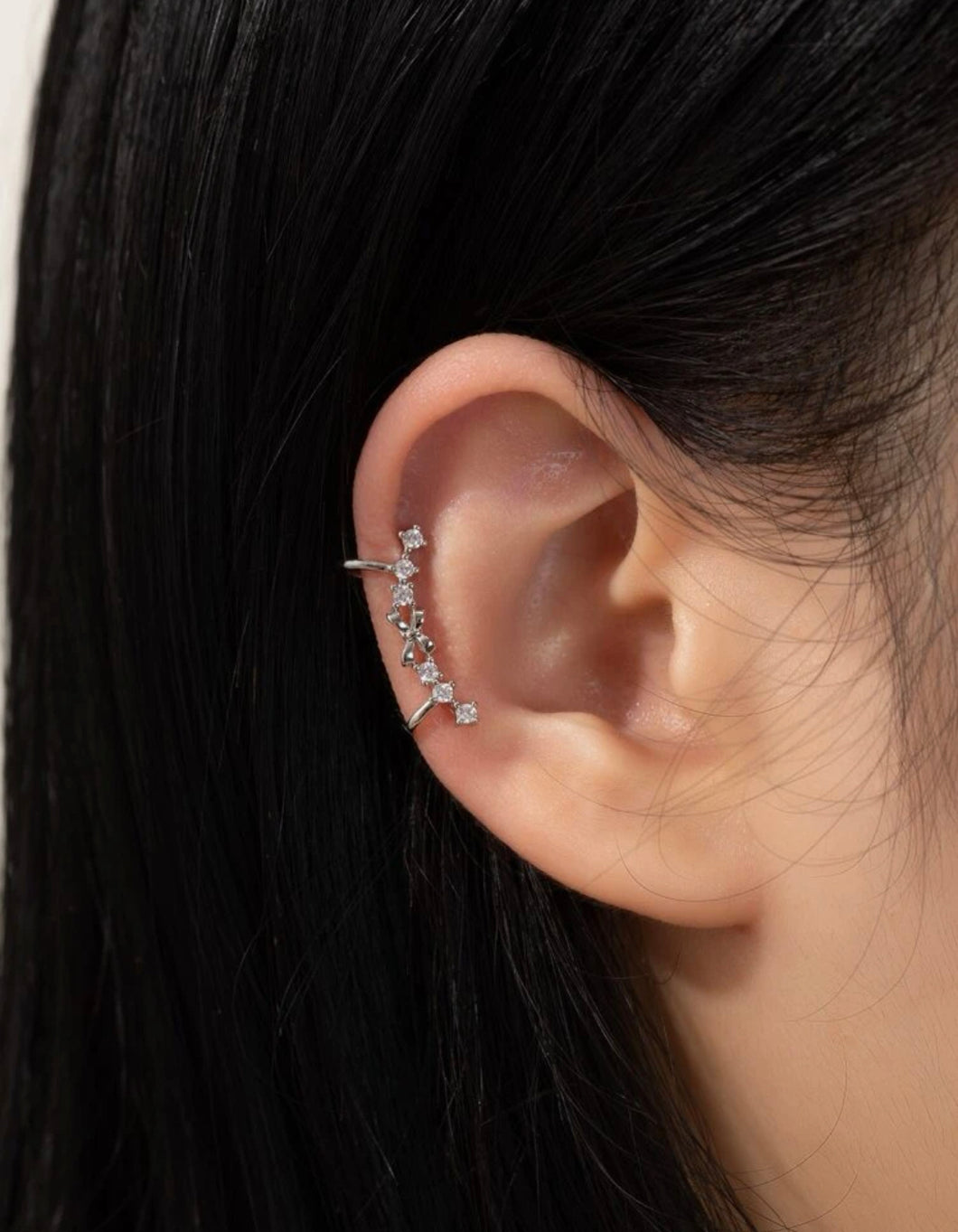 1pc Cubic Zirconia & Bow Decor Ear Cuff