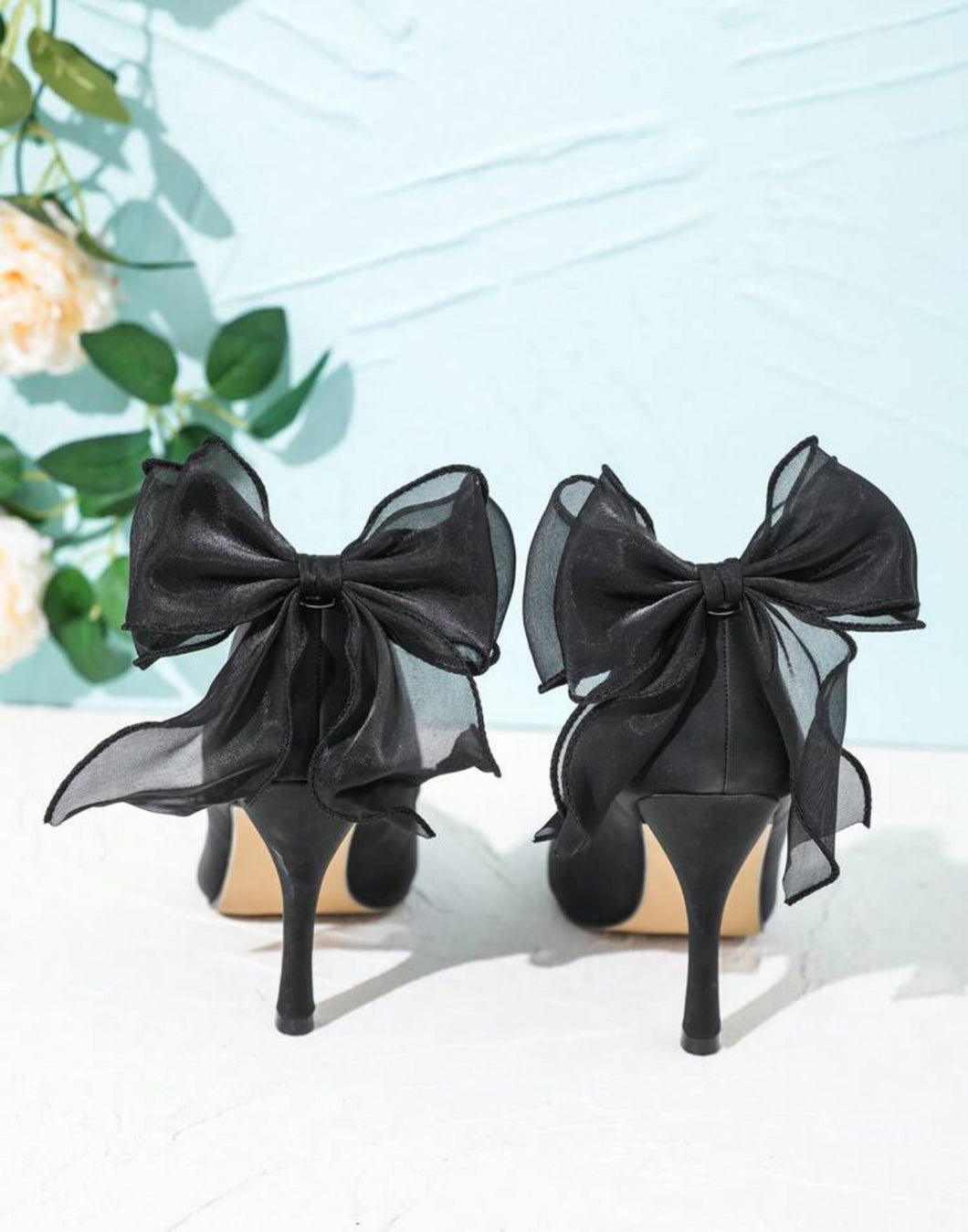 2 قطعة من اكسسوارات الحذاء الأسود مع زينة زهرية ومشبك فيونكة قابلة للفك، إكسسوارات أنيقة للأحذية منخفضة أو عالية الكعب مناسبة لحفلات أو موائد راقية، إكسسوارات أحذية فراشة أنيقة للربيع والصيف