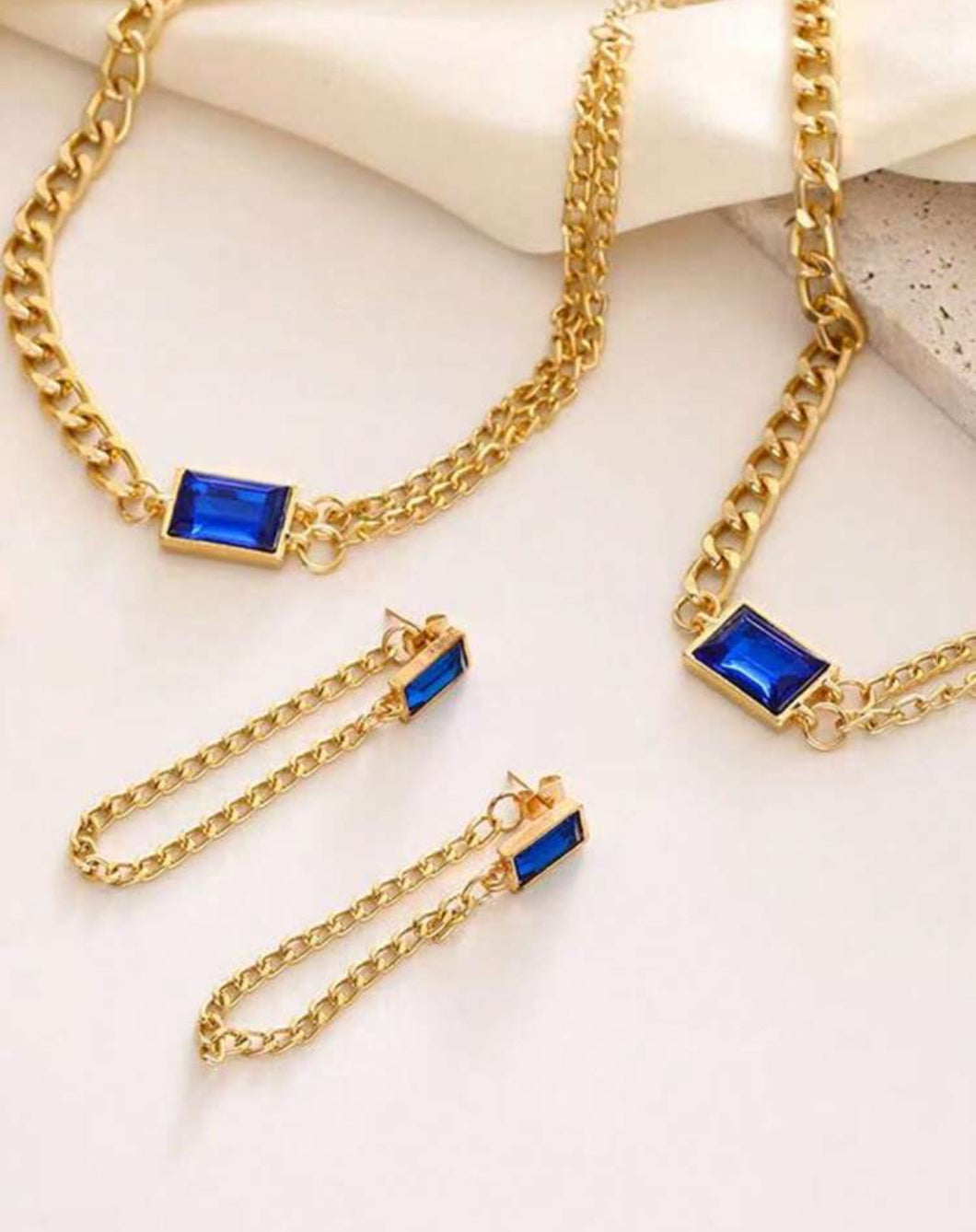 3 قطع من طقم القلادة والسوار والأقراط الأنيق المزين بالراين'