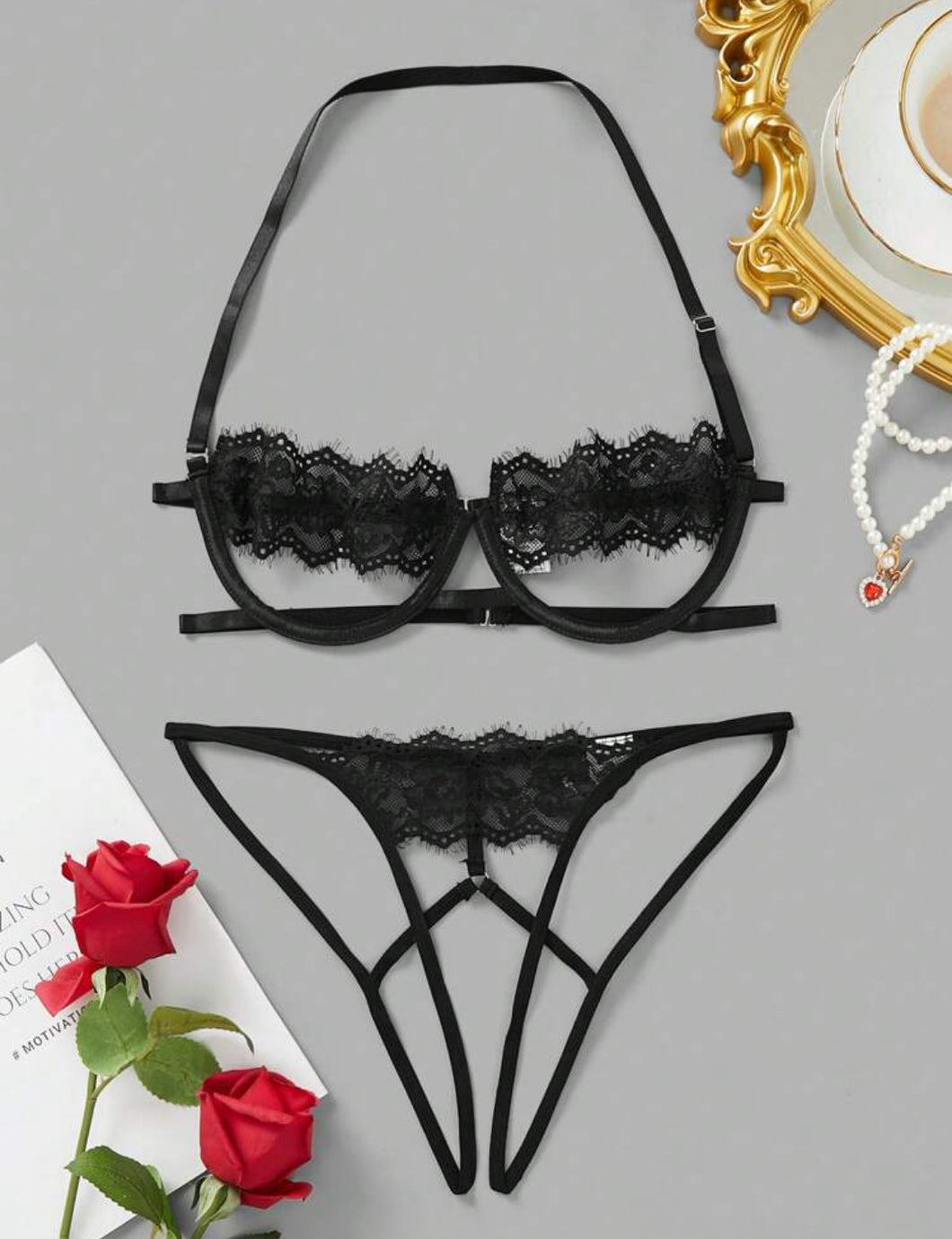 Classic Sexy طقم ملابس داخلية قص مجوف حلقة معدني