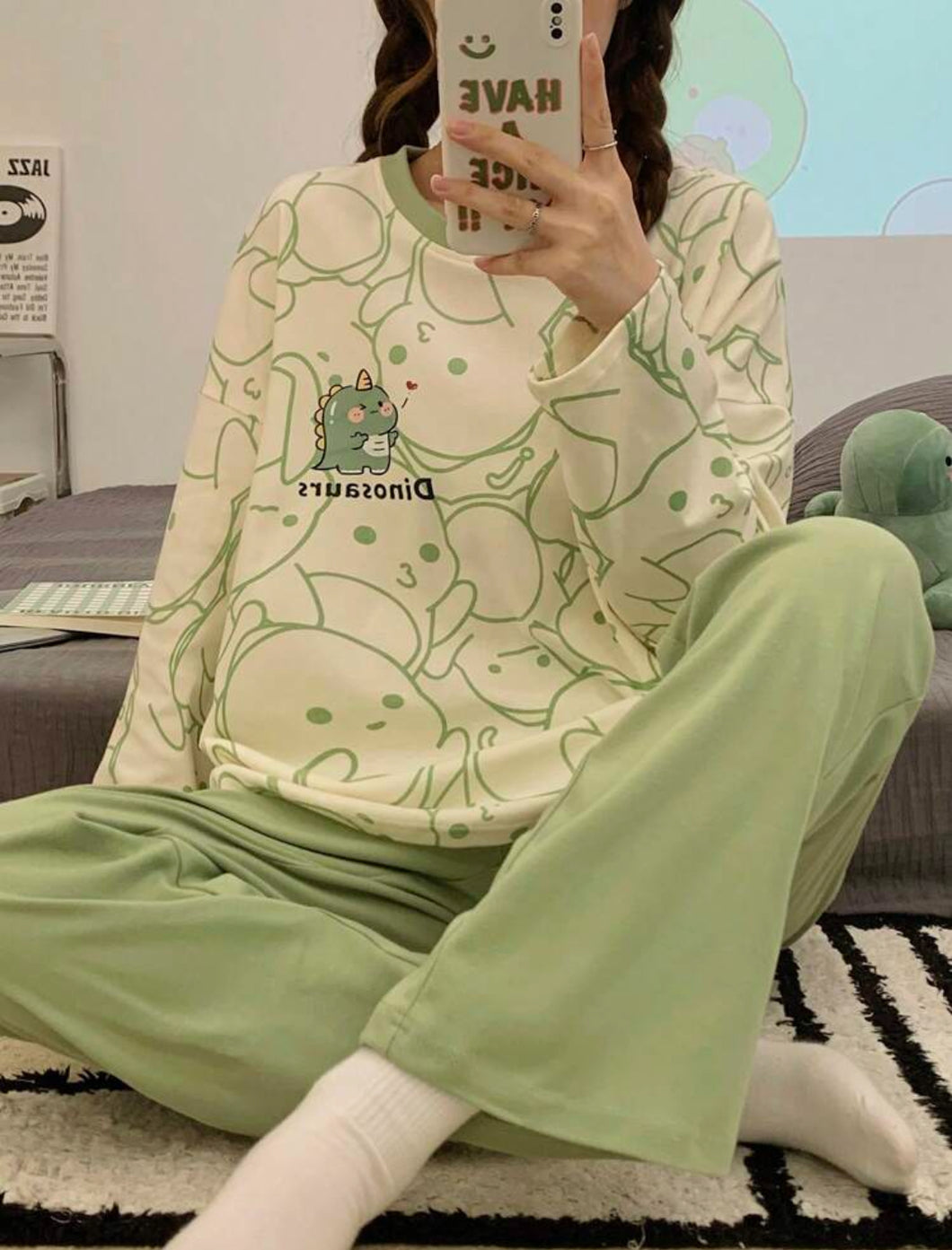AICJ مجموعة بيجامة تتكون من 2 قطعة، ملابس علوية بأكمام طويلة وبنطال طويل بطباعة ديناصور، مناسبة للربيع والصيف والخريف، ملابس كاجوال للسيدات