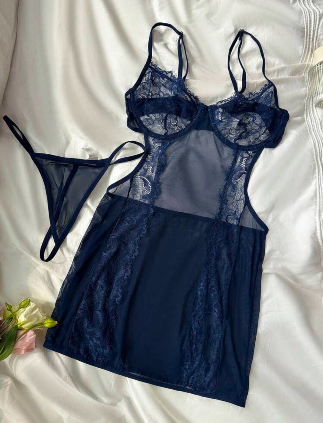 Classic Sexy سراويل داخلية بشق مع حزام لاسيه بقوس, ملابس داخلية