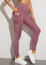 Load image into Gallery viewer, Yoga Trendy الجوارب تشغيل عالية تمتد طماق الرياضة حزام عريض مع جيب الهاتف
