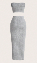 Load image into Gallery viewer, SHEIN EZwear موحدة اللون لباس علوي بدون حمالات &amp; تنورة
