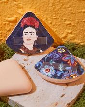 Load image into Gallery viewer, Frida Kahlo X SHEIN نفخة مكياج 2 قطع
