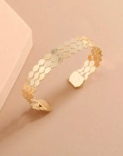 Load image into Gallery viewer, Hollow Out Cuff Bangle
