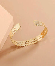 Load image into Gallery viewer, Hollow Out Cuff Bangle
