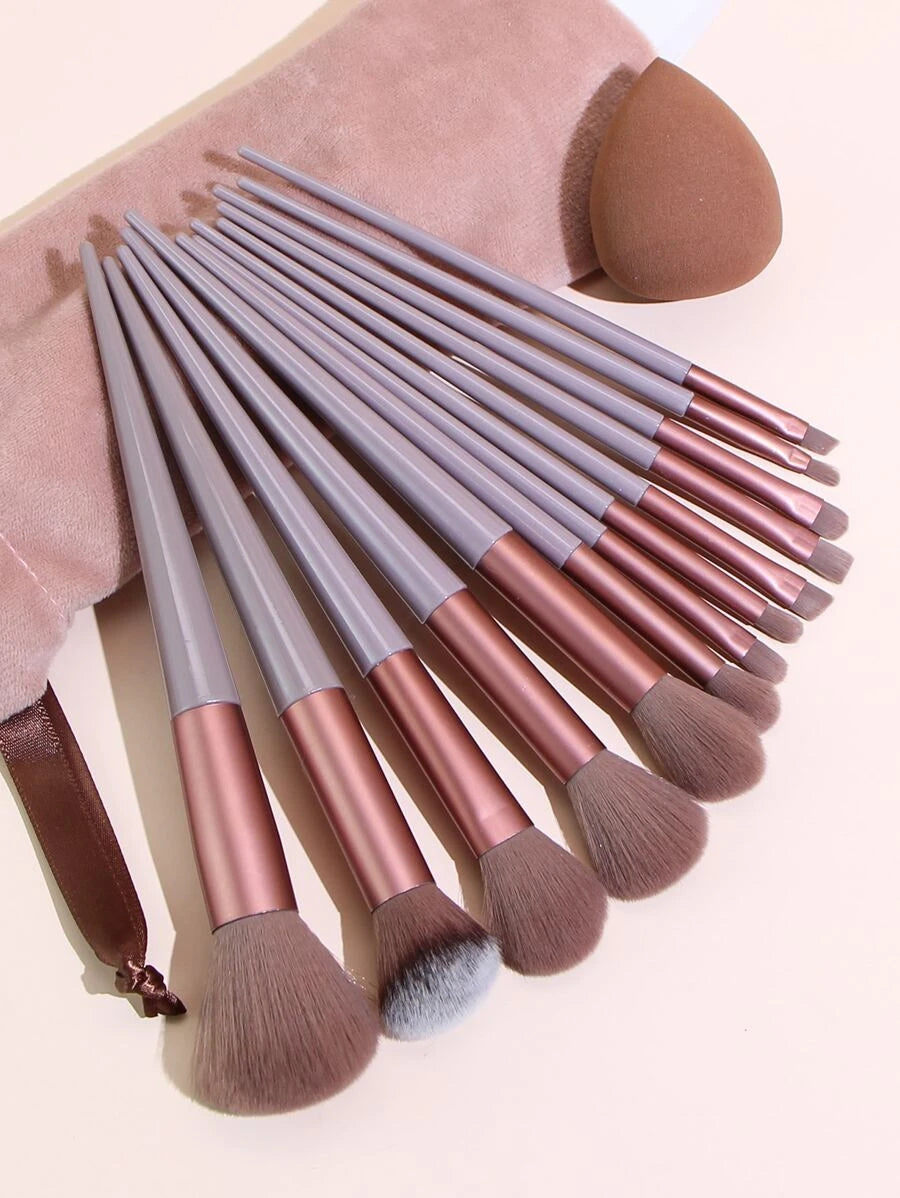 1pc - Makeup Sponge and Makeup Brushes Set - 13 Pieces with Storage Bag