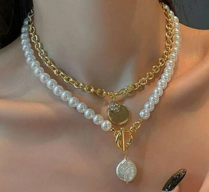 2pcs Faux Pearl Decor Round Charm Necklace