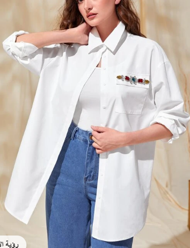 SHEIN Mulvari قميص بتفاصيل حجر الراين جيب قلاب منخفض الاكتاف بدون حزام