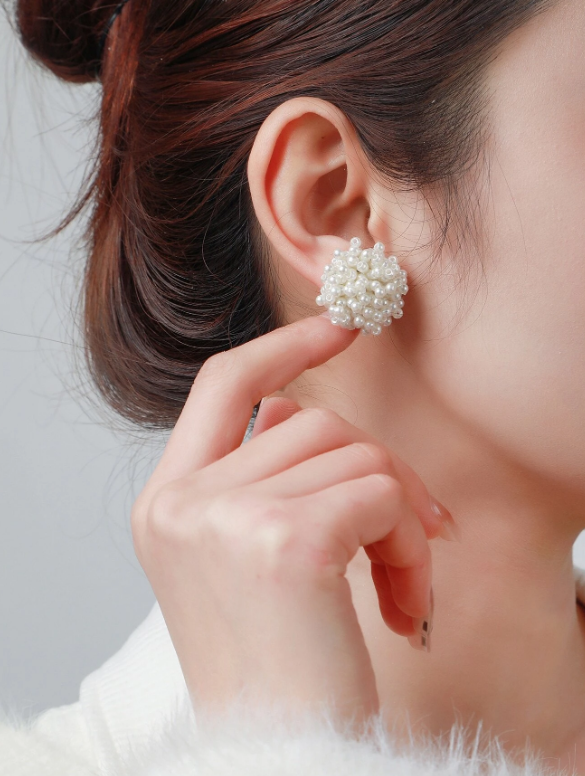 Faux Pearl Decor Stud Earrings