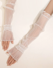 Load image into Gallery viewer, Flounce Cuff Pleated Arm Sleeves
