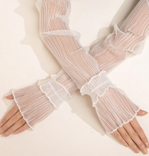 Load image into Gallery viewer, Flounce Cuff Pleated Arm Sleeves
