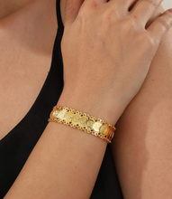 Load image into Gallery viewer, Round Decor Bracelet
