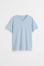 Load image into Gallery viewer, H&amp;M T-shirt 18
